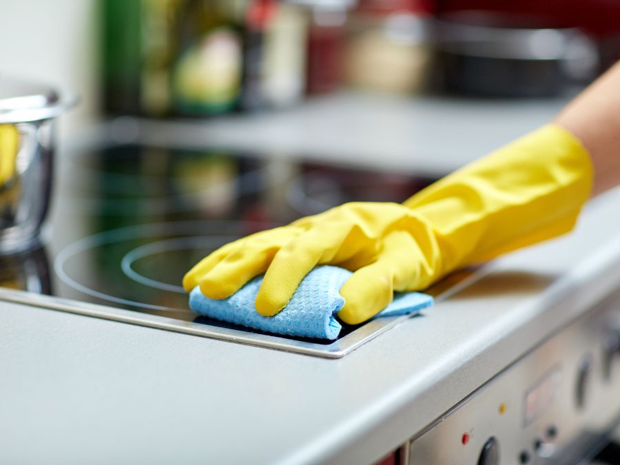 Wipe clean cooker hob